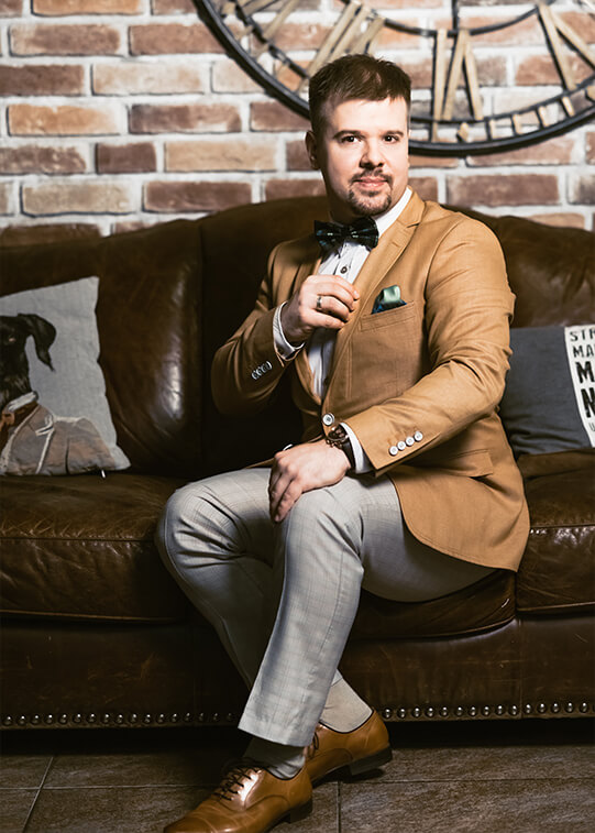 Кирилл Каморзин - радиоведущий, стильный ведущий ведущий на свадьбу, корпоратив и любое другое мероприятие.